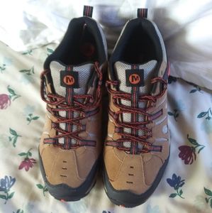 New Merrell men's Hiking shoes. Size: 9.5